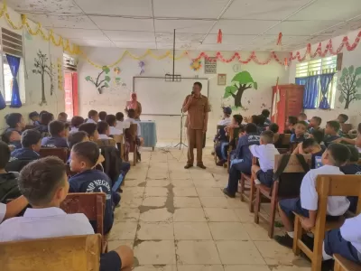 Penyampaian Materi oleh bapak ibu guru pada hari Pertama MPLS