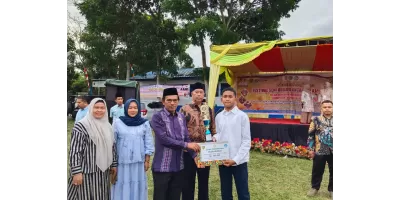 Penerimaan Piala Penghargaan Lomba Maronang-onang dalam Rangka Memperingati HUT Tapsel 2025