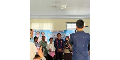Penerimaan Piala Penghargaan Lomba Pidato dalam Rangka Memperingati HUT Tapsel 2025