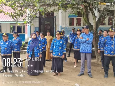 Kegiatan upacara peringatan Hari Pahlawan